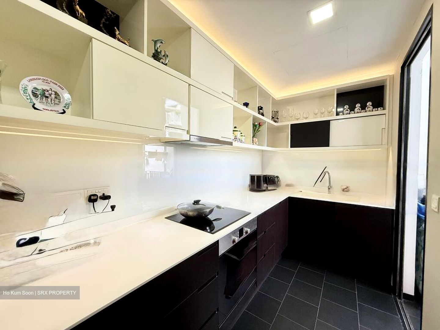 Village @ Pasir Panjang (D5), Condominium #474070991